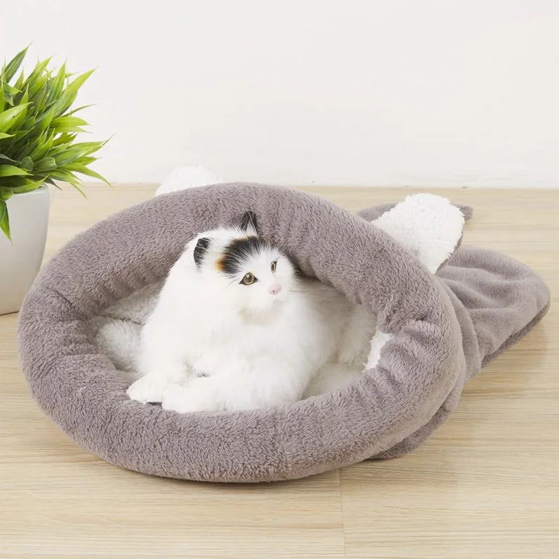 Cama de Inverno para Gatos em forma de Toca Tubarão