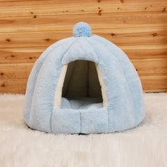 Cama Cabana Pet Formato Iglu com PomPom e Forro Peluciado