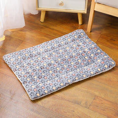 Colchonete Acolchoado para Gatos e Cães — Flanela Quentinha